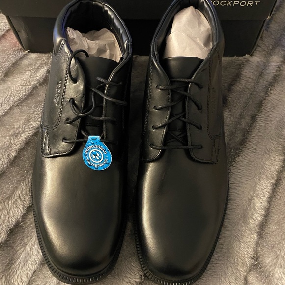 rockport waterproof chukka